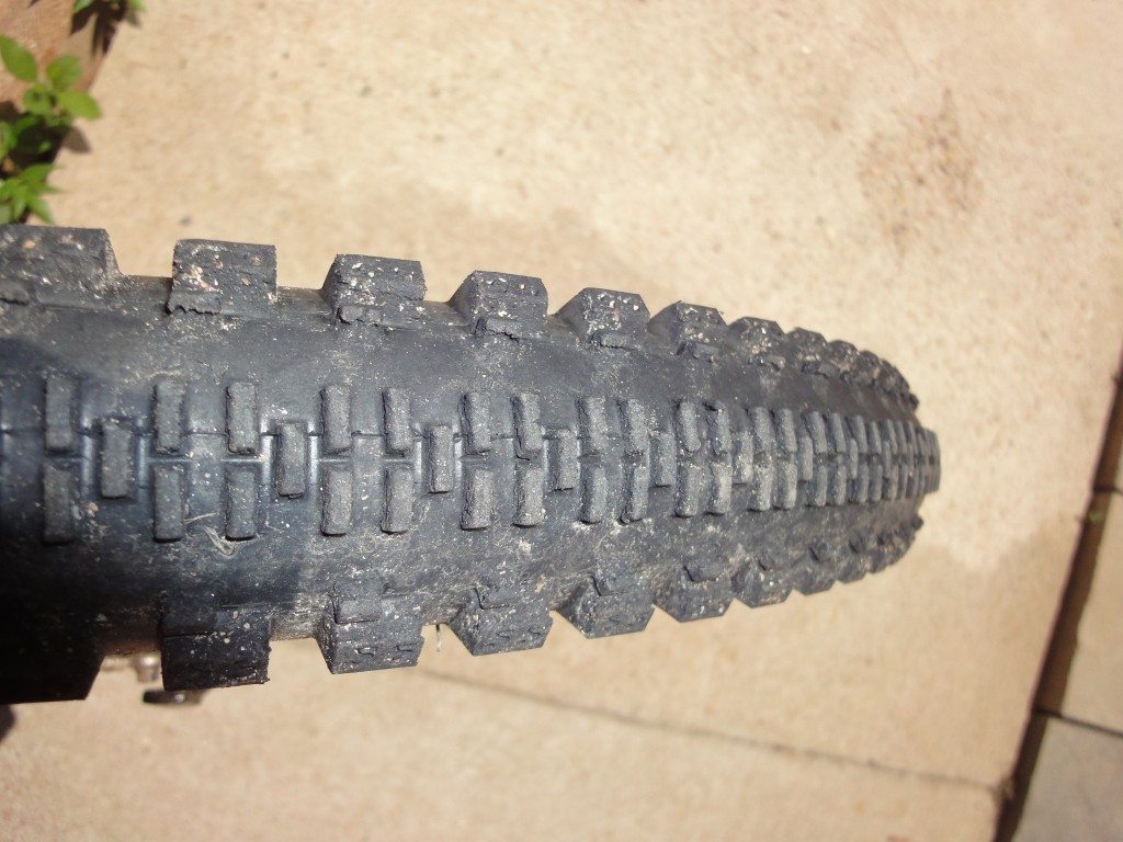 Kenda BBG 2.35 Dual Compound tire, BLISTER