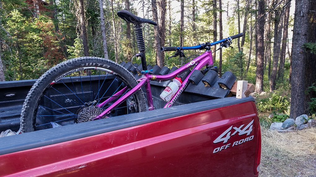 how to hang bike over tailgate