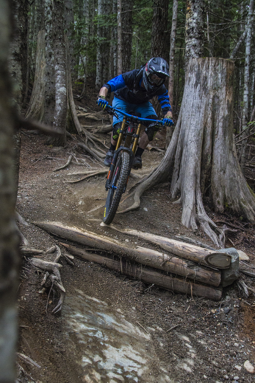 Noah Bodman reviews the IXS Sever shorts and Vibe Jersey for Blister Gear Review.