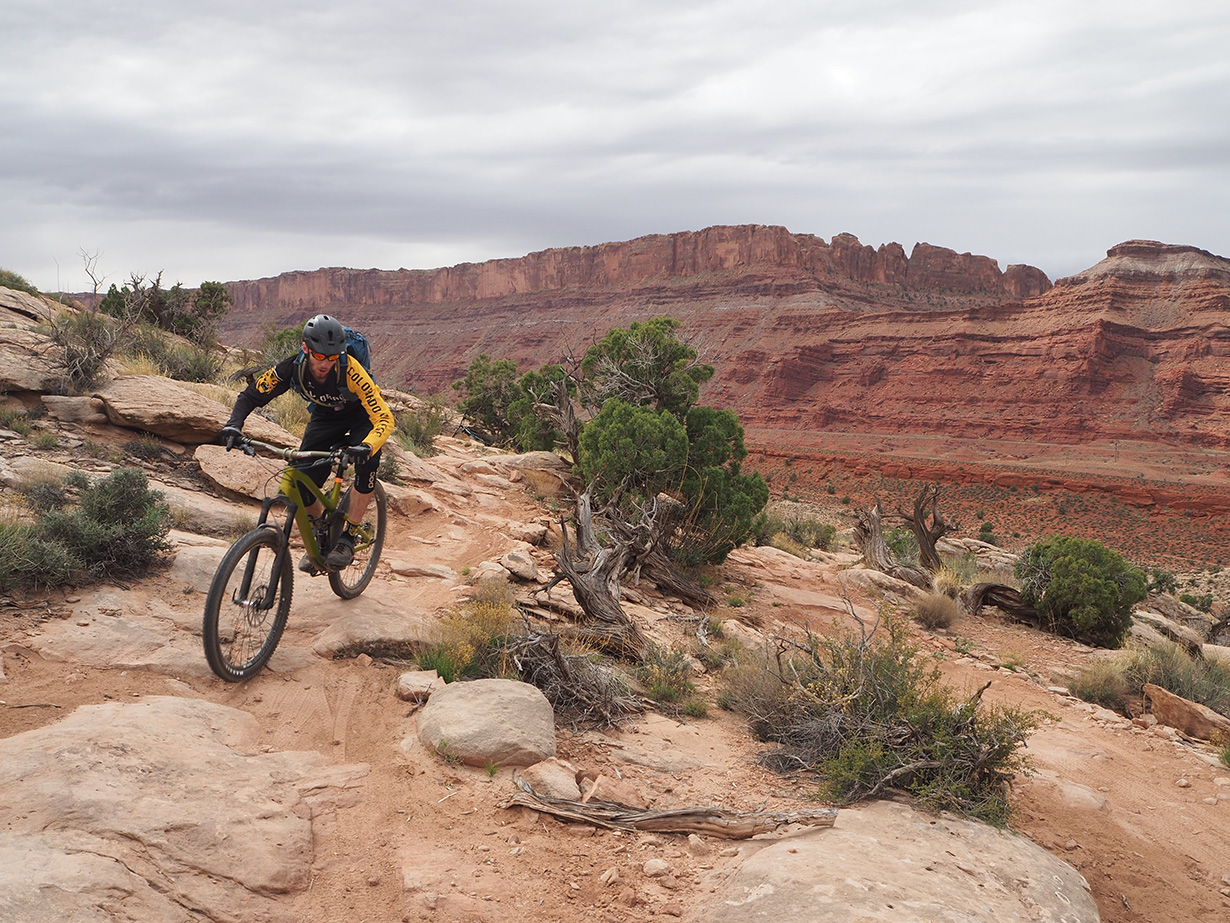 Xan Marshland reviews the Canyon Spectral 9.0 EX for Blister Gear Review
