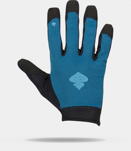Noah Bodman reviews the Sweet Protection Hunter Mid Gloves and Hunter Shorts for Blister